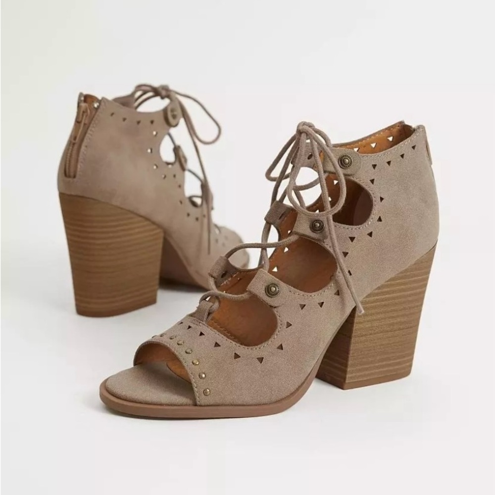 BKE Siren Heeled Sandal in Taupe